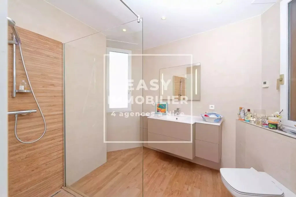 Bathrooms - Luxury Flat with Triple Exposure in Nice City Centre