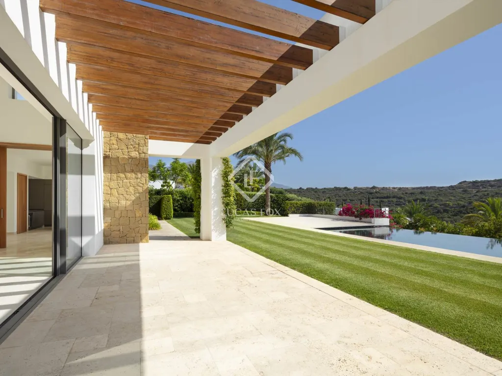 Terrazza - Luxury Villa with Pool in Estepona