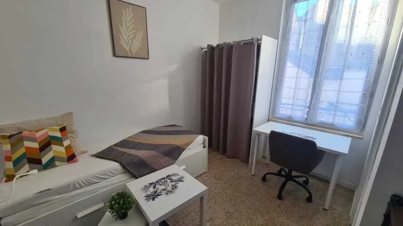 Chambres - Appartement Meublé 1 Pièce au Centre-ville d'Orléans