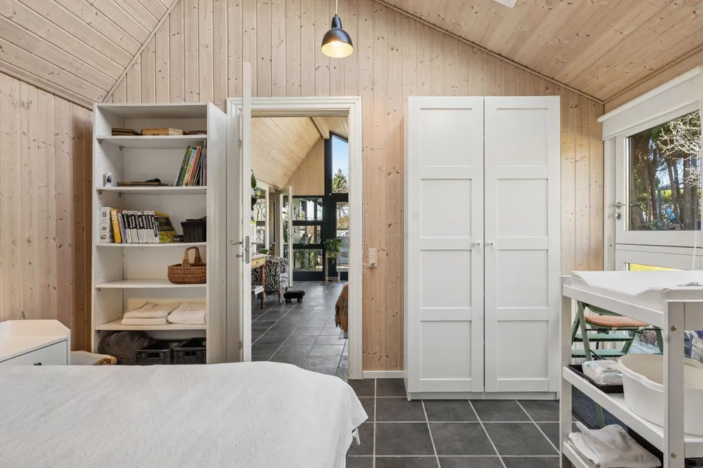 6-toaline maja asukohas Knebel