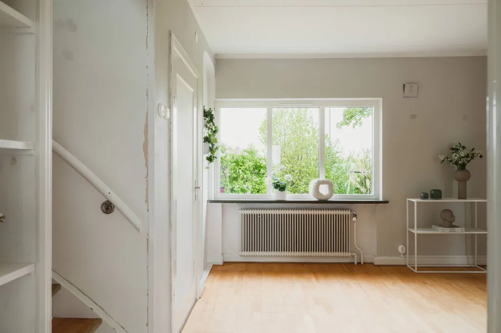 Esik - Villa with Renovation Potential in Lilla Beddinge