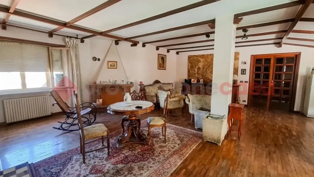 Elutuba - Mansard Apartment with Balcony in Roccapiemonte