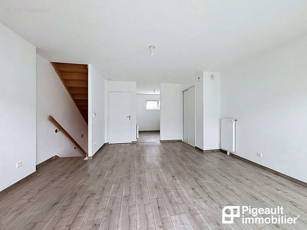 Living Room - Contemporary Maison with Patio in Rennes
