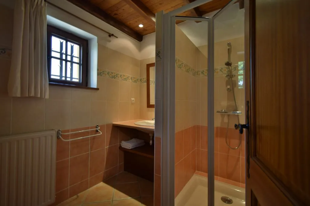 Vannitoad - Luxury Longère with Expansive Land near Bergerac