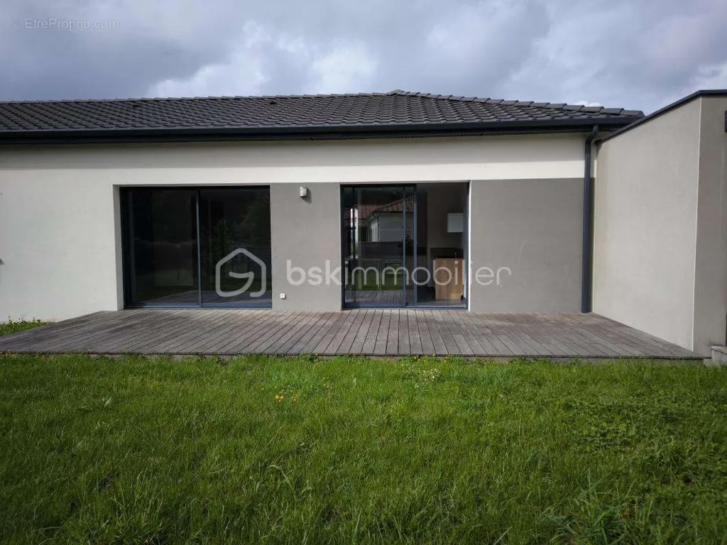 Jardin - Maison Contemporaine avec Terrasse à Proximité