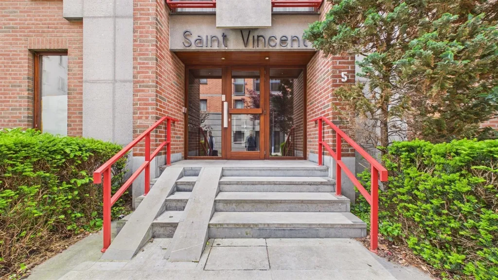 Esterno - Bright 1-Bed Apartment in Jambes
