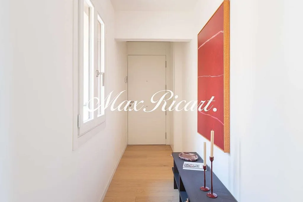 hallway_entrance