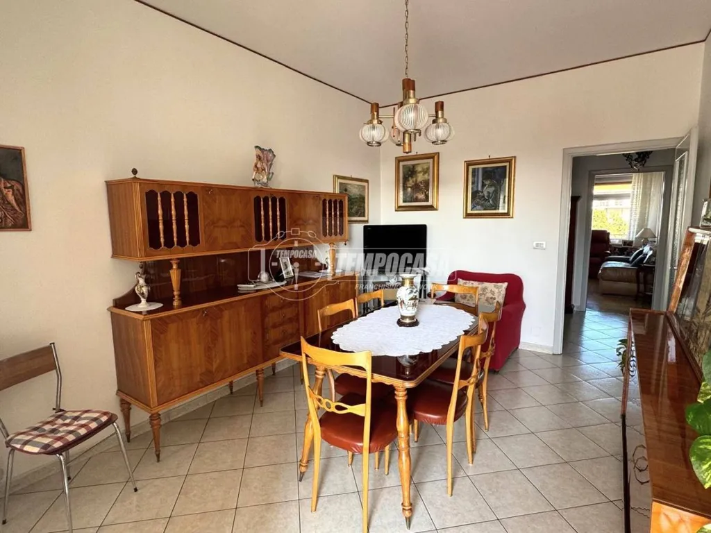 Söögituba - Rearranged Apartment with Balcony in Collegno