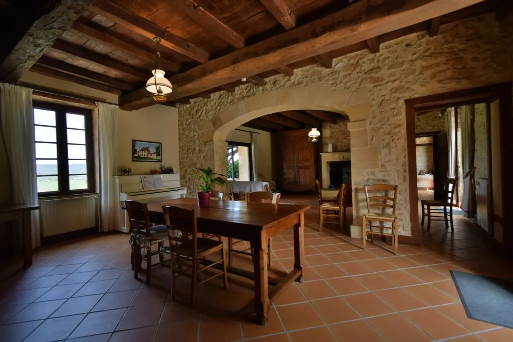 Söögituba - Luxury Longère with Expansive Land near Bergerac