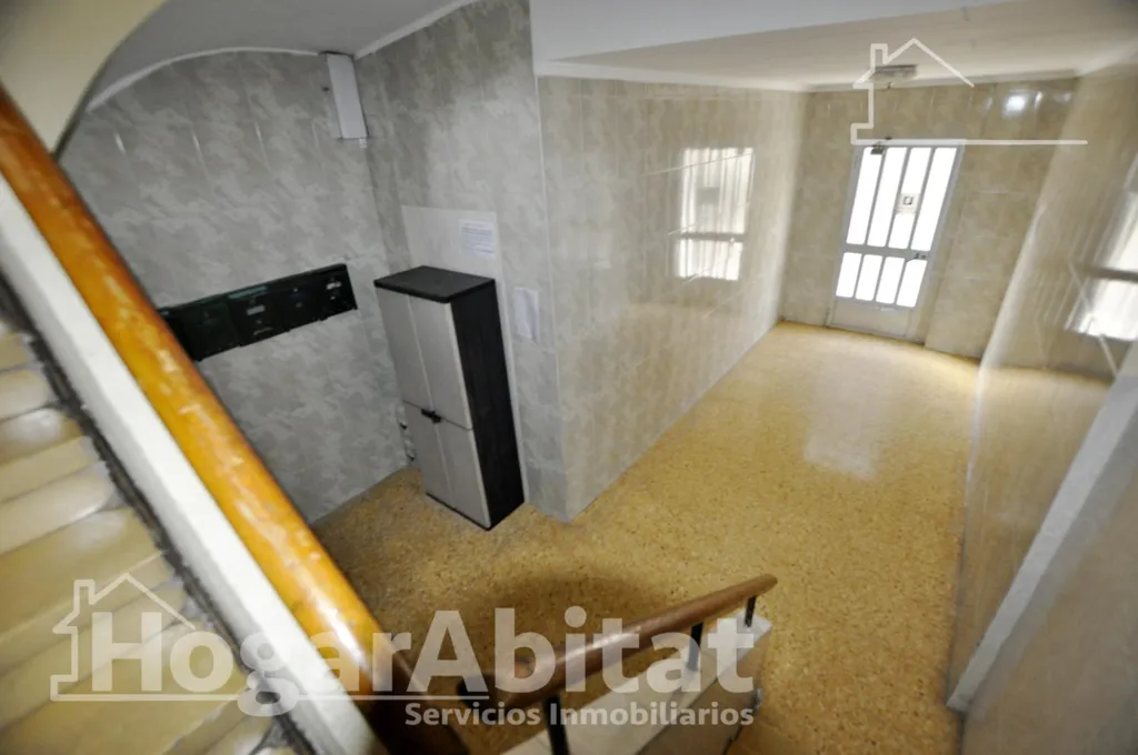 Toad - Bright Flat with Balcony in Xirivella