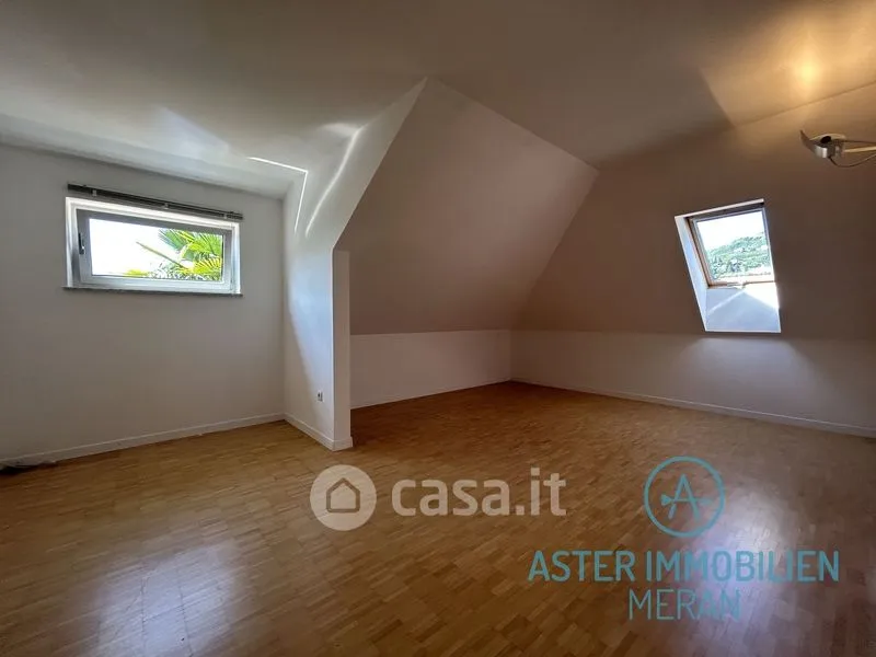 Toad - Villa with Extensive Garden in Lana