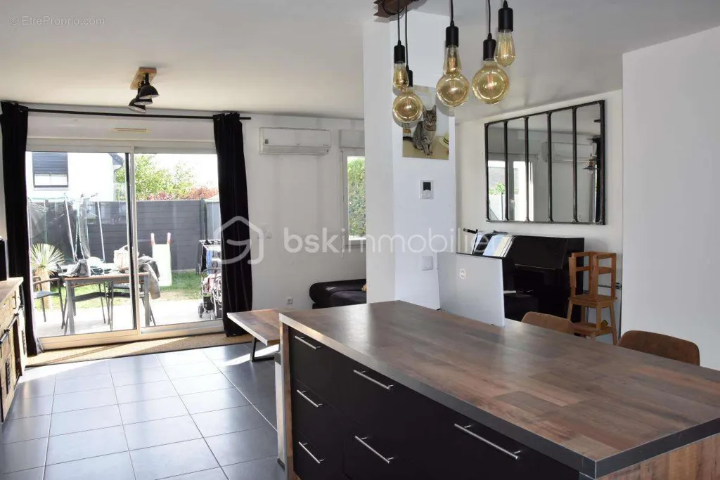 Cuisine - Maison Récente avec Balcon à Ballancourt