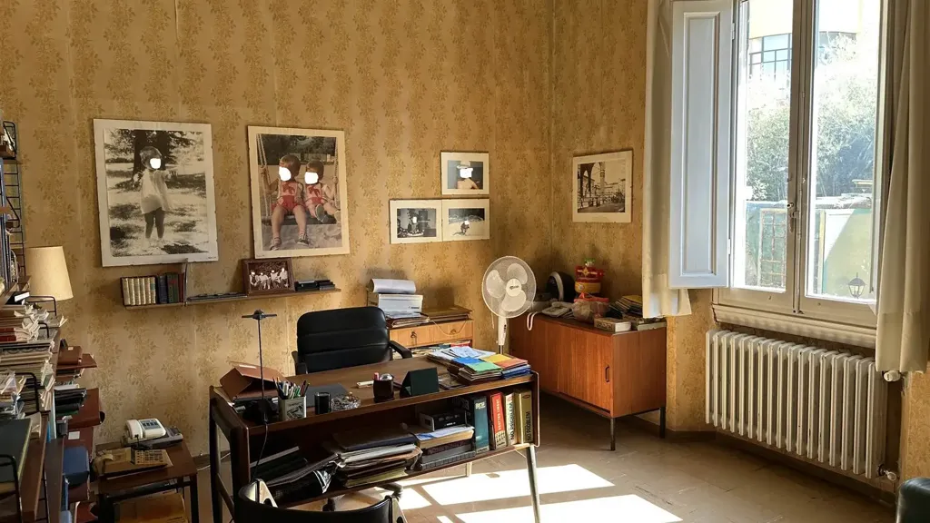 Bureau - Characterful Villa with Garden in Impruneta