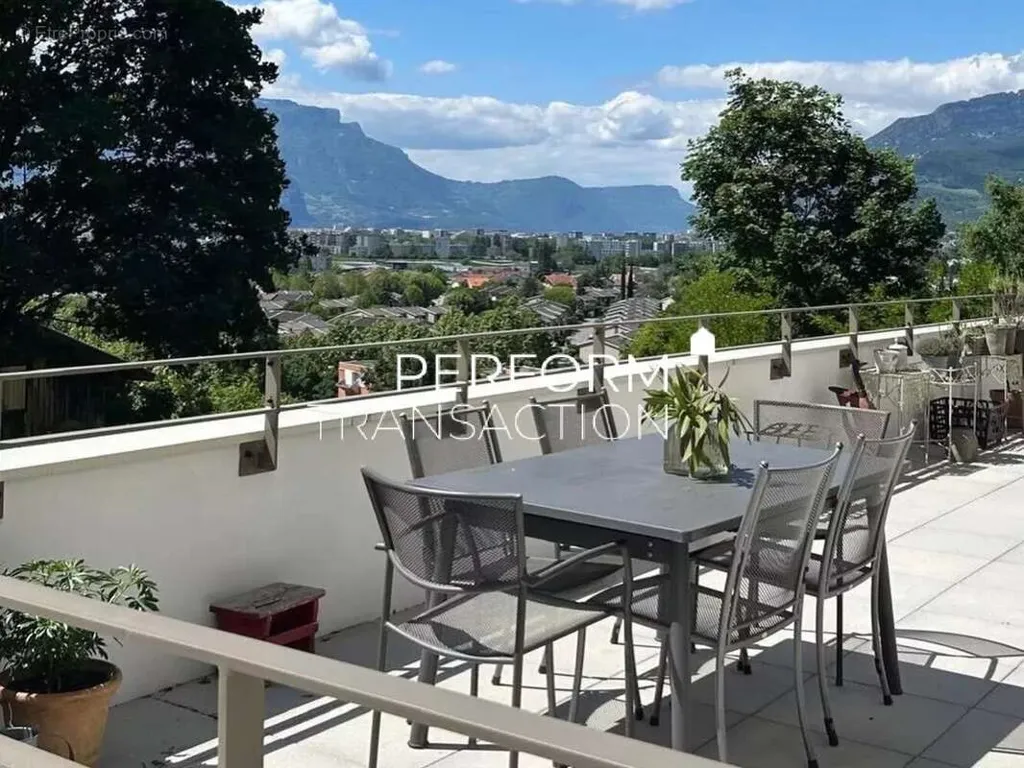 Terrasse - Appartement avec Terrasse S/O à Poisat