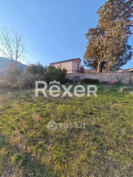 Aed - Independent House with Garden in Raiano