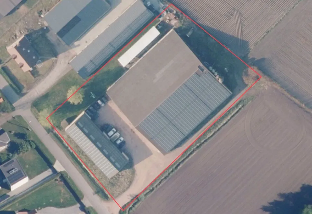 Vue aérienne - Immeuble Industriel avec Zonnepanelen à Stekene