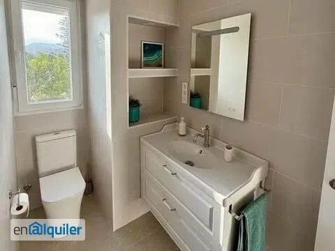 Bathrooms - Modernised Apartment with Sea View in Almuñécar