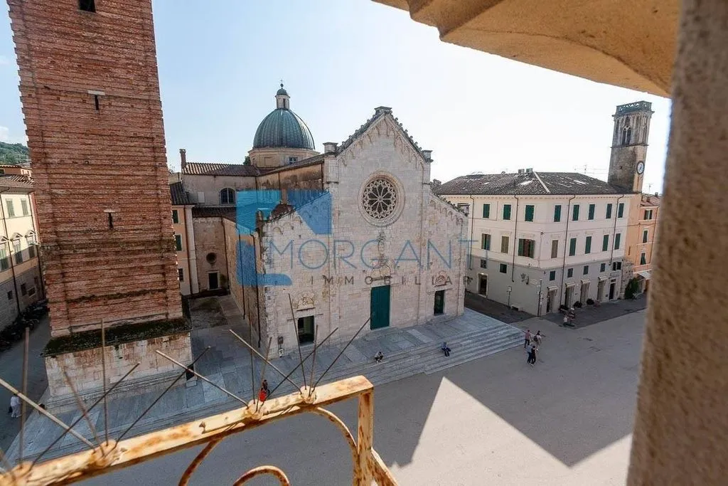 Balcon - Luxury Apartment with Piazza View in Pietrasanta
