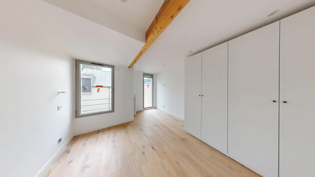 Pièces - Maison Neuve avec Balcon à Montreuil
