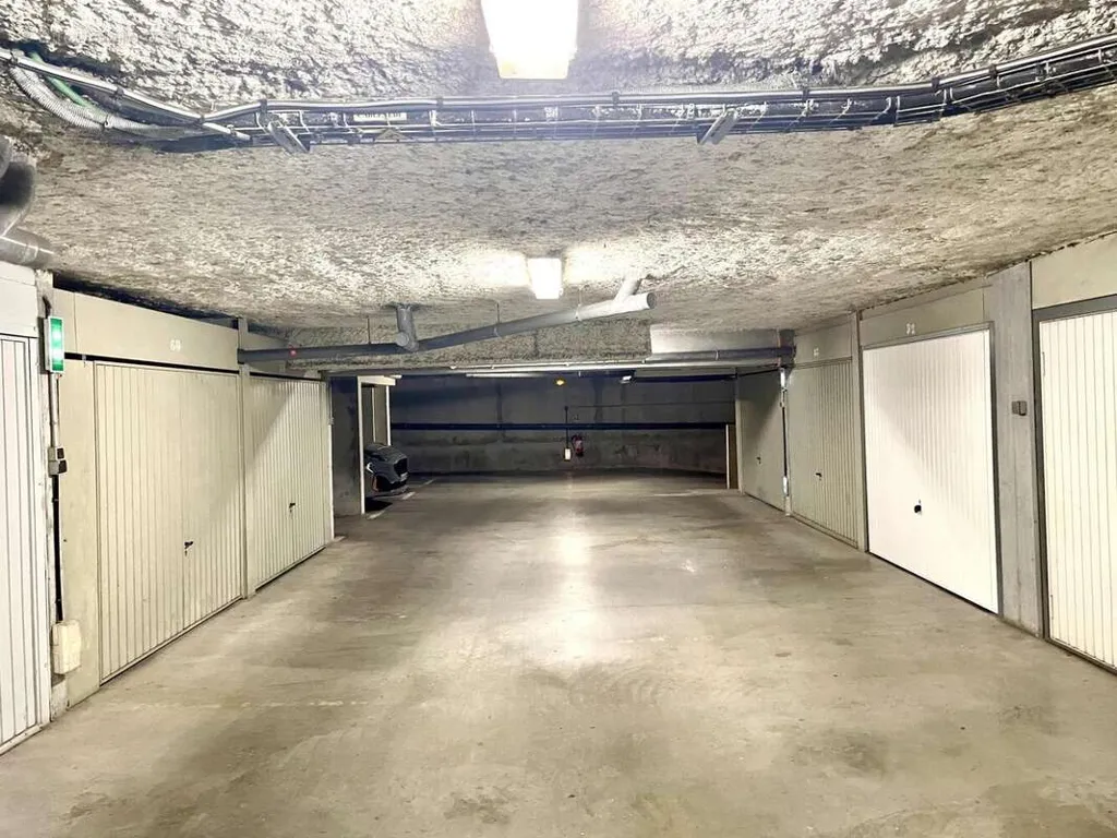 Garaaž - Secure Parking in Hyères