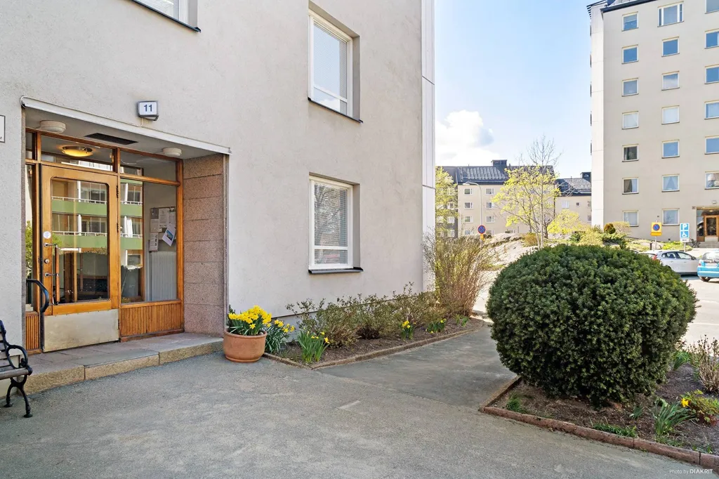 Aed - Semi-Detached Flat with Balcony in Finntorp