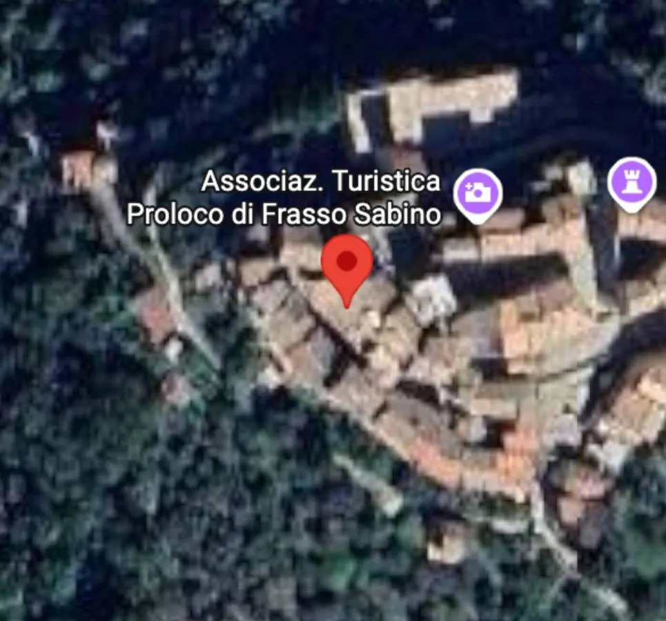 Two-Level Apartment with Fireplace in Frasso Sabino