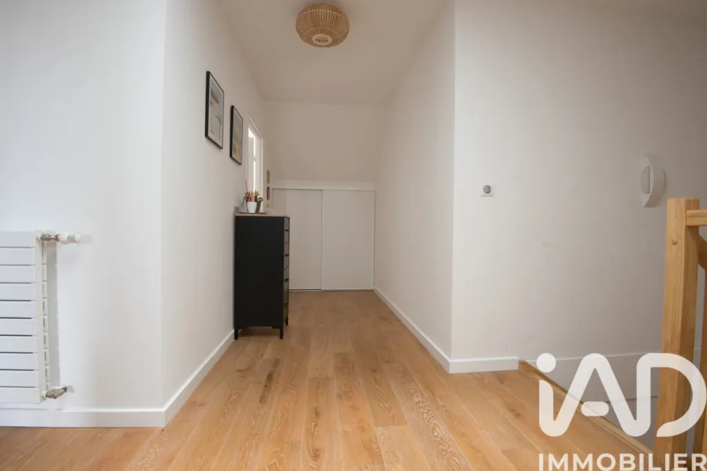Hallway - 6-Piece Apartment with Terraces in Rue des Arènes