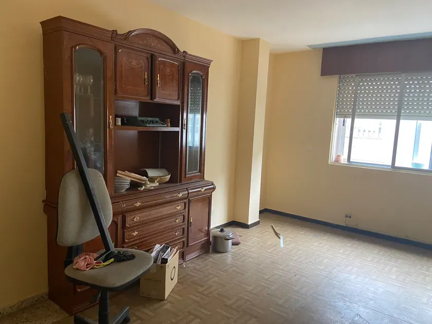 Bureau - Spacious Flat with Central Location in Silleda