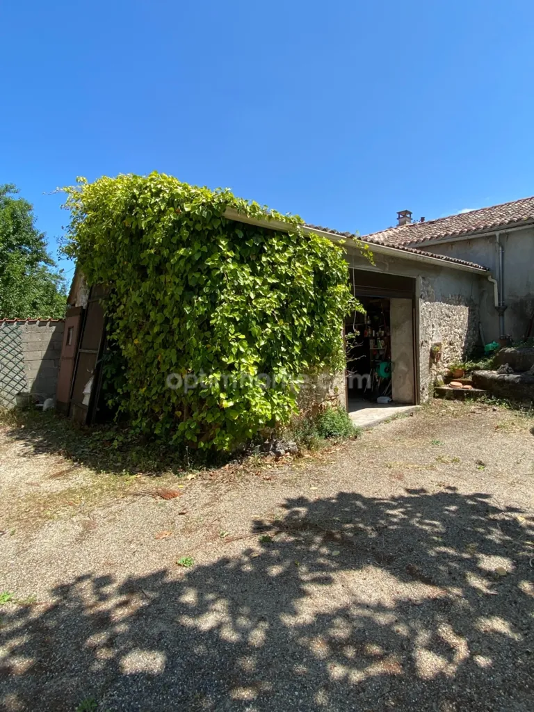 Garden - Extended House with Garage in Angoulême