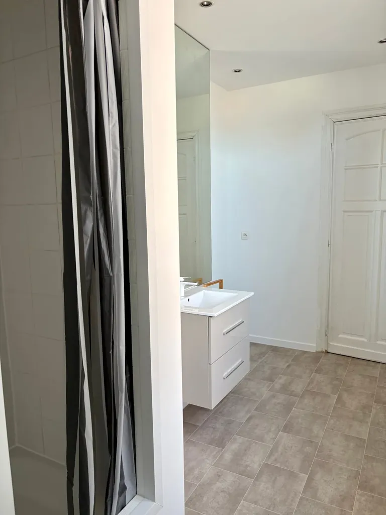 Vannitoad - 8-Bedroom House with Terrace in Anderlecht