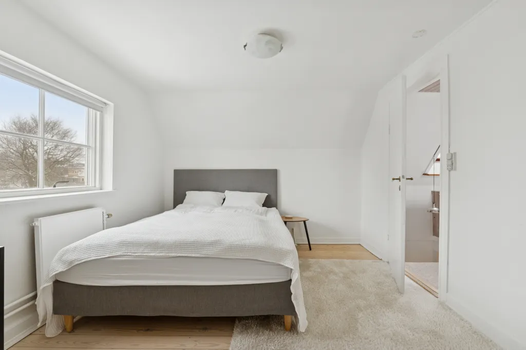 Bedrooms - Light-Filled Apartment with Balcony in Odense M