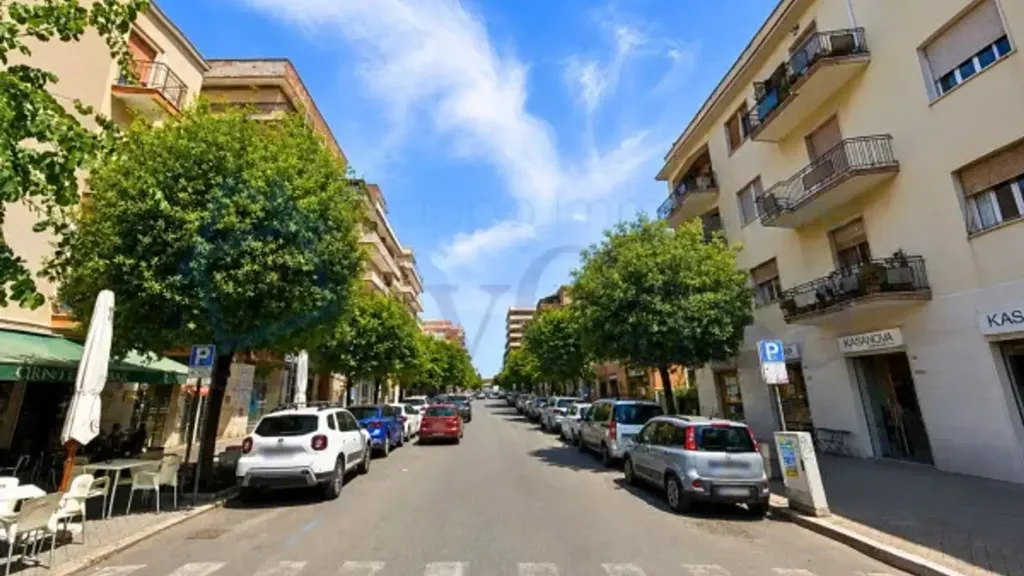 Esterno - Appartamento ristrutturato con balcone a Ladispoli