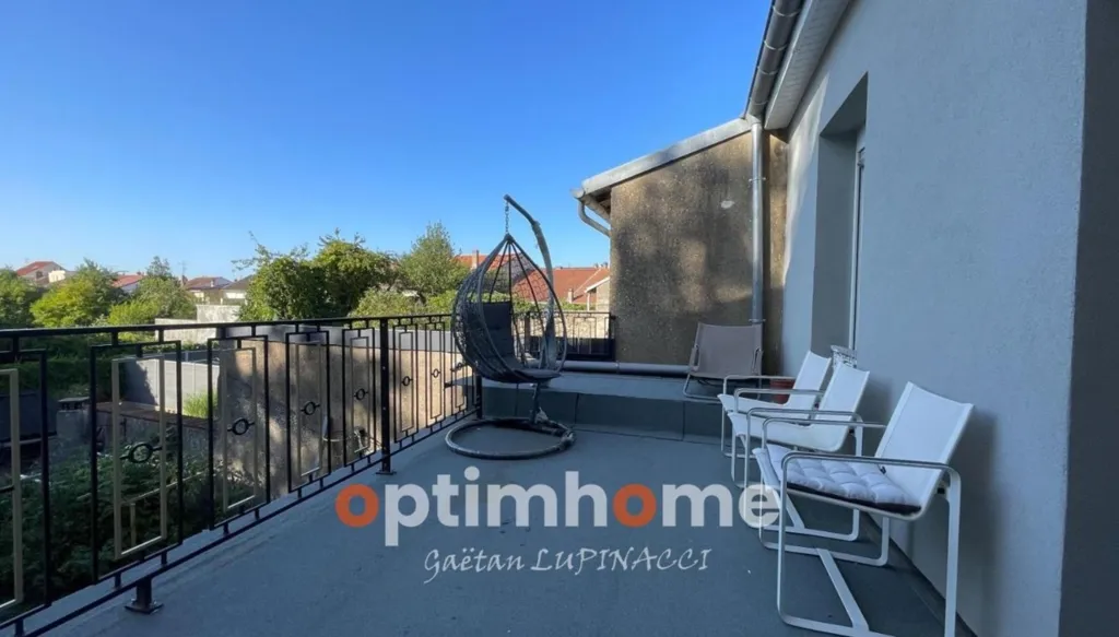 Rõdu - Spacious House with Garden in Manom