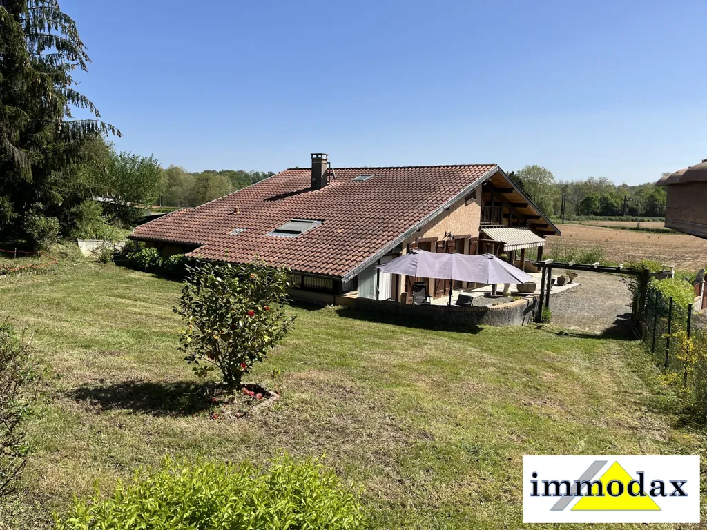 Jardin - Maison Traditionnelle avec Piscine à Mimbaste