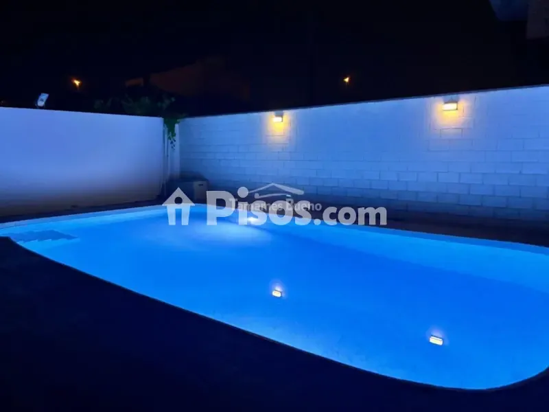 Bassein - Semi-detached House with Pool in Villamayor
