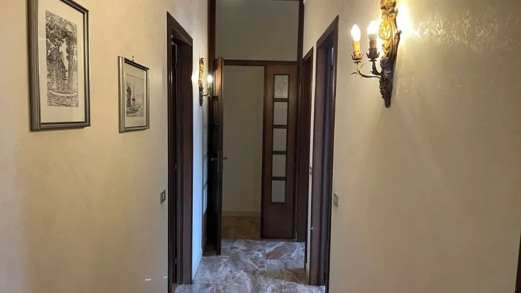 Esik - Spacious Apartment with Balcony in Suzzara