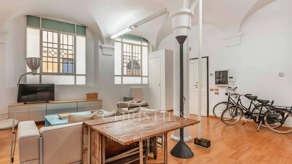 Séjour - Open-Plan Loft with Short-Term Rental in Bologna