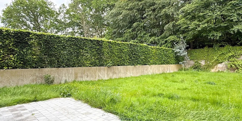 Aed - Modern Flat with Private Garden in Belsele