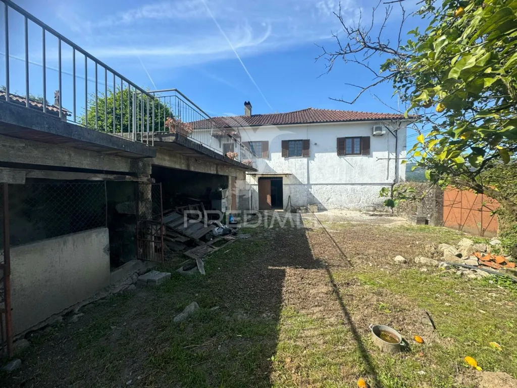 Garden - Independent House with Event Space in Pico Regalados