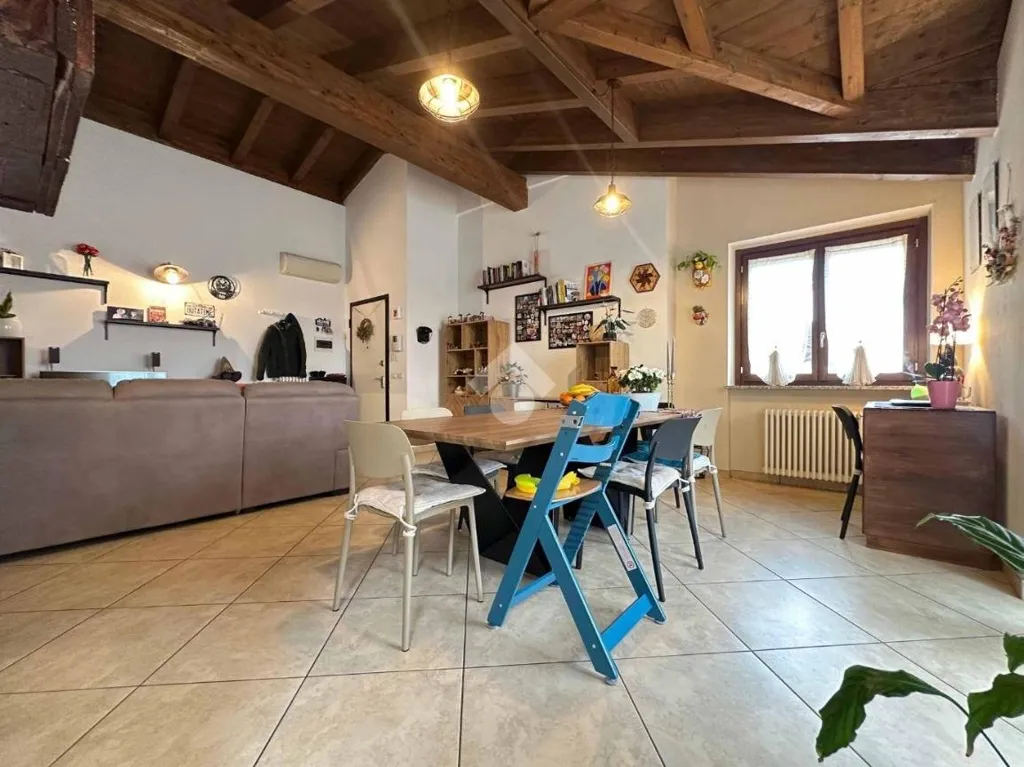 Salle à manger - Attico with Balcony in Crespiatica
