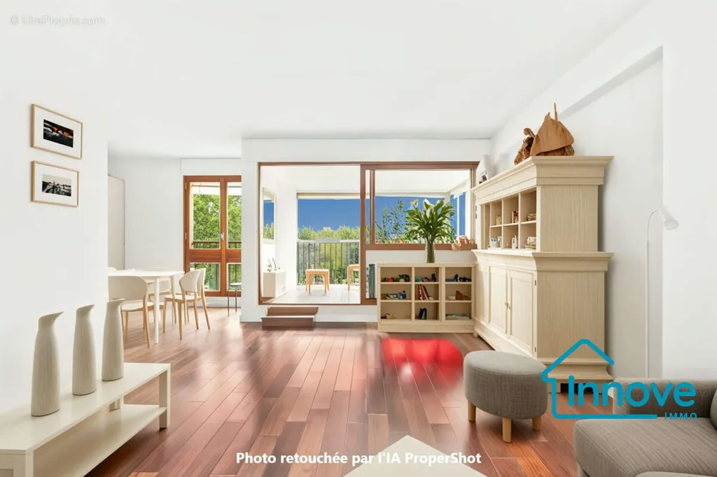 Living Room - Luxury Flat with West View in Le Chesnay
