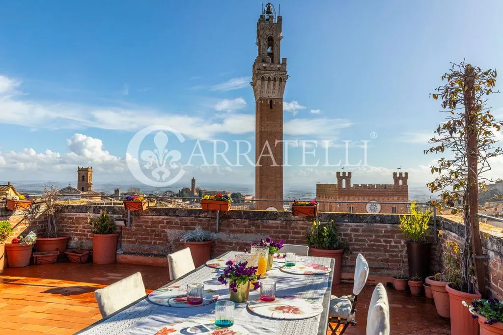 Terrass - Luxury Penthouse with Panoramic Views in Siena