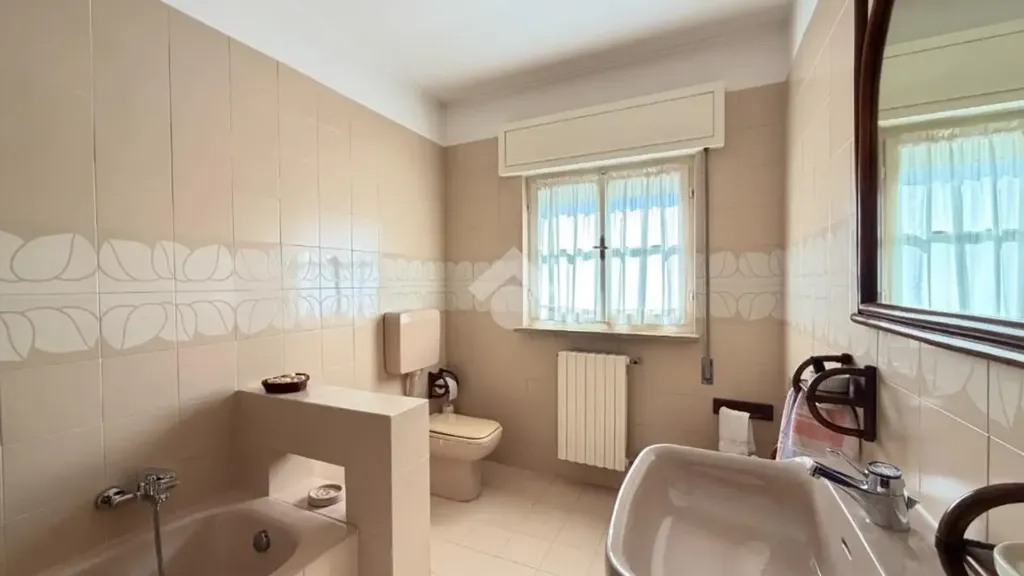 Bagni - Terraced Villa with Garden in Broni