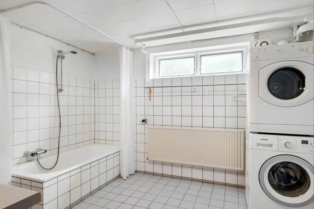 Buanderie - Modernised Villa with Forest View in Hillerød