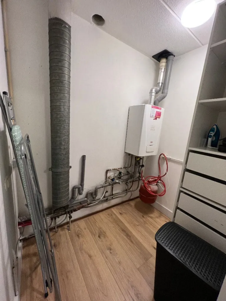 Pesuköök - Fully Renovated End-Unit in Heerlen