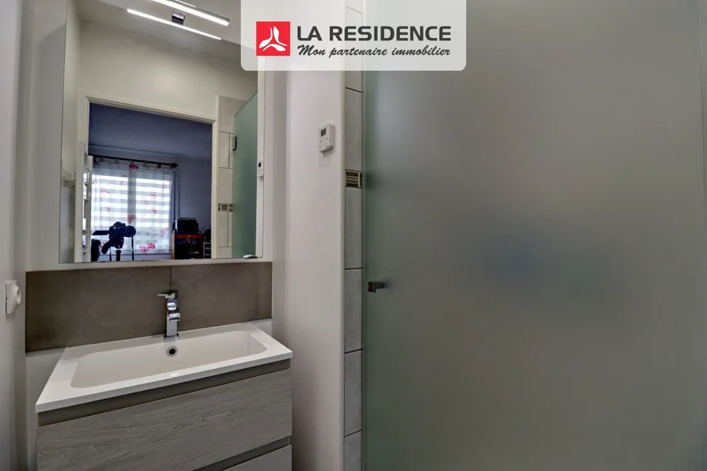 Salles de bain - Maison avec Terrasse et Jacuzzi à Verneuil-sur-Seine