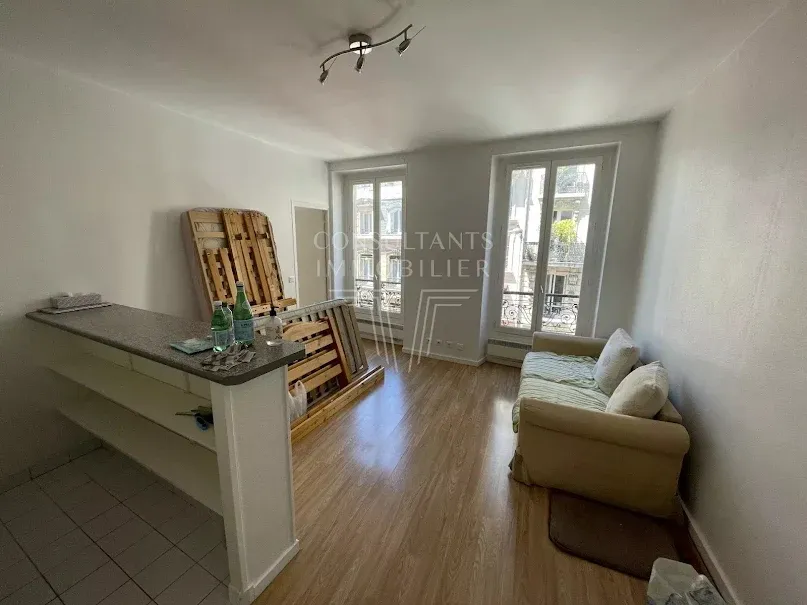 Séjour - Appartement Lumineux avec Cave à Paris 16ème