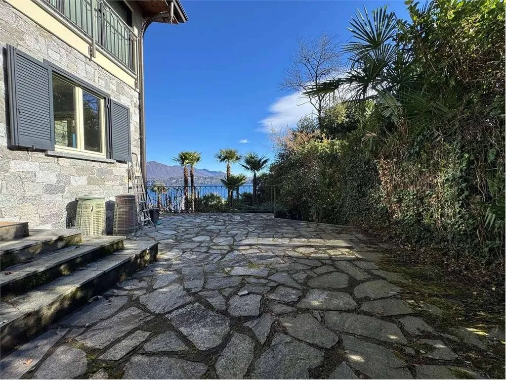 Terrass - Luxury Villa with Lake View in Belgirate