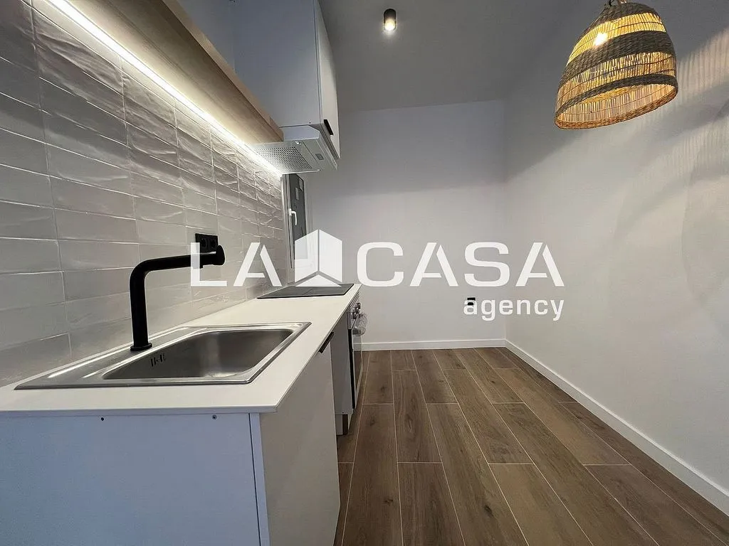 Loft in Reform with AC in Carrer de Velia