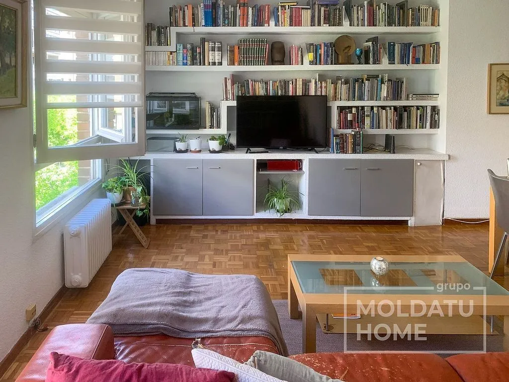 Séjour - Student-Friendly Flat with Central Heating in Iturrama